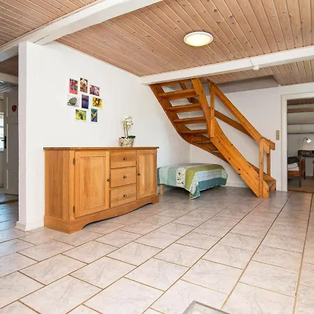 Dom wakacyjny Four-bedroom Holiday In Hojer